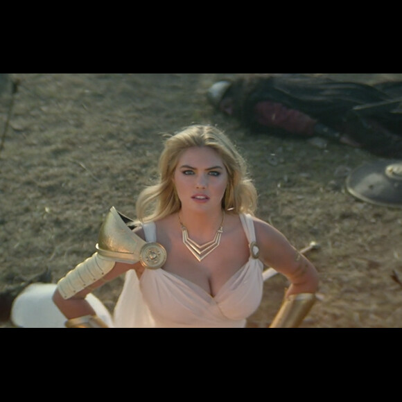 Kate Upton ancien visage du jeu Game Of War / image extraite de la publicité diffusée sur Youtube.