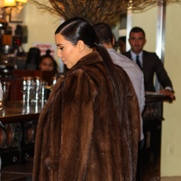 Kim Kardashian, enceinte, au restaurant Cipriani Downtown. New York, le 15 septembre 2015.