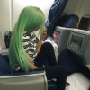 Kylie Jenner, coiffée de cheveux verts, rentre à Los Angeles. Photo publiée le 16 septembre 2015.