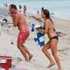 Kate Walsh passe la journee a la plage avec son petit ami Chris Case a Miami, le 13 decembre 2012.