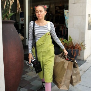 Miley Cyrus fait du shopping avec sa mère Tish Cyrus à Beverly Hills, le 15 septembre 2015