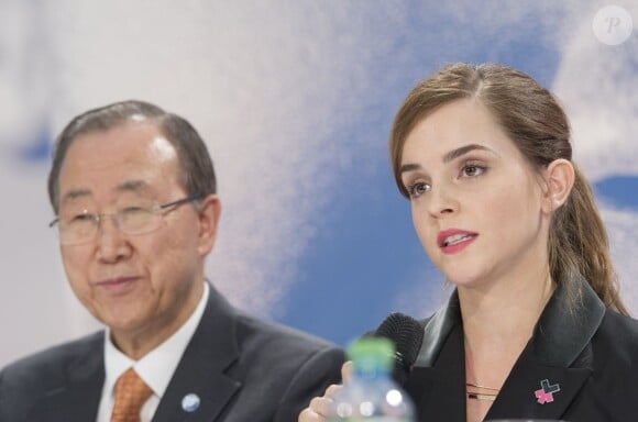Ban Ki-moon, Emma Watson - Emma Watson participe à la conférence de presse "UN Women" lors du 45e Forum Economique Mondial de Davos en Suisse le 23 janvier 2015