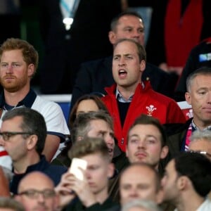 Prince Harry, Prince William, et Catherine Middleton, lors du match Angleterre - Pays de Galles à Twickenham, Londres, le 26 septembre 2015.