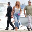 Fin des vacances pour Beyoncé et son mari Jay Z. Ils débarquent du yacht Galactica Star (900 000 dollars la semaine) à Beaulieu sur Mer le 17 septembre 2015 pour retourner à New York.