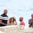 Beyoncé Knowles et son mari Jay Z quittent leur yacht pour aller déjeuner à terre avec leur fille Blue Ivy dans les Iles de Lerins le 16 septembre 2015.