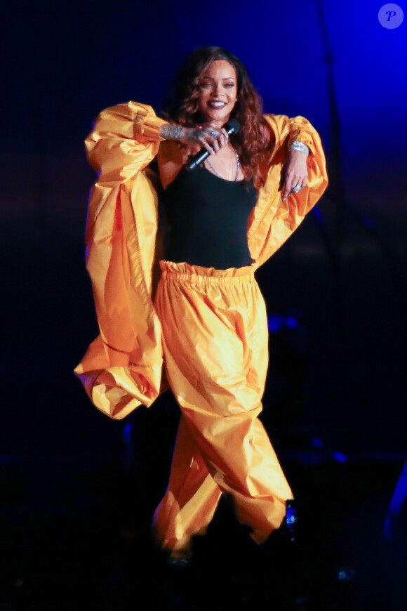 Rihanna sur scène pour le festival Rock In Rio de Janeiro, Brésil, le 26 septembre 2015