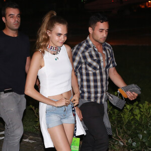 Cara Delevingne à la sortie de son hôtel à Rio de Janeiro, en route pour le festival Rock in Rio au Brésil le 26 septembre 2015