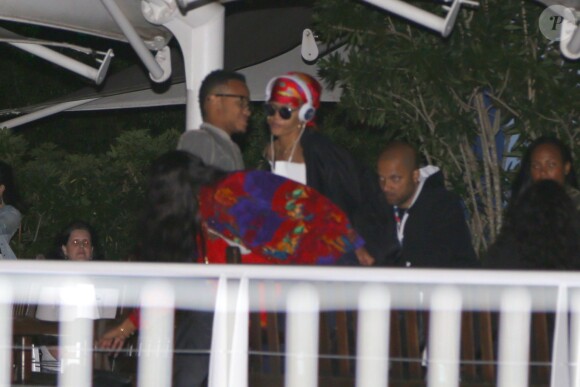 Rihanna à la sortie de l'hôtel Fasano à Rio de Janeiro, le 26 septembre 2015