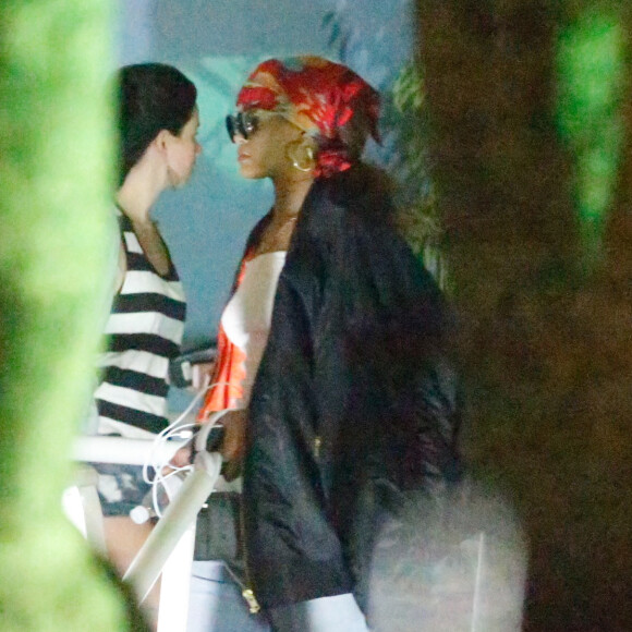 Rihanna à la sortie de l'hôtel Fasano à Rio de Janeiro, le 26 septembre 2015