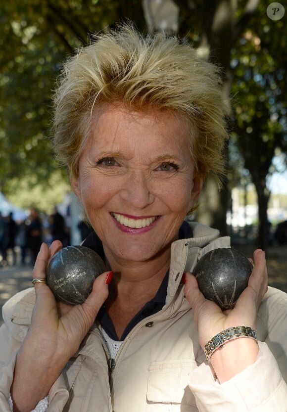 Pierrette Brès - Tournoi de pétanque caritatif dont les bénéfices seront reversés à l'association MeghanOra, pour soutenir la recherche médicale contre les tumeurs rénales de l'Enfant et l'Adolescent, sur l'Esplanade des Invalides à Paris, le 27 septembre 2015.