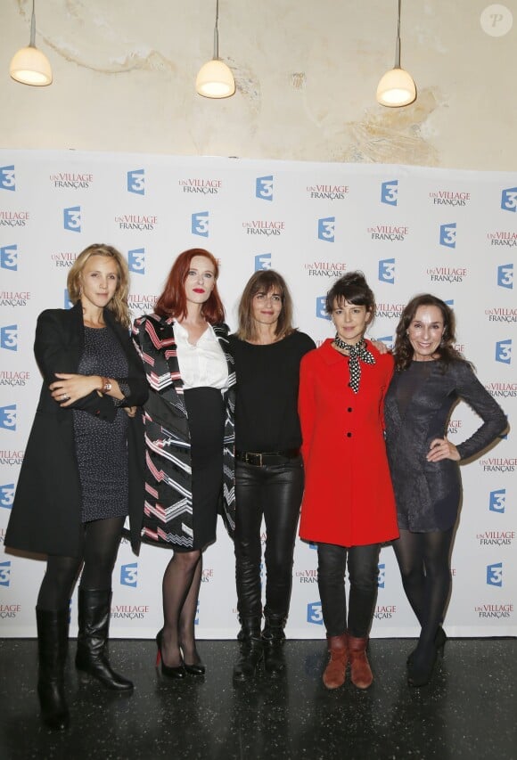 Marie Kremer, Audrey Fleurot, Emmanuelle Bach, Constance Dolle, Axelle Maricq - Projection de deux épisodes de la série "Un village Français" saison 6 , "1944 La libération", qui sera diffusée prochainement sur France 3, au cinéma Max Linder Panorama, à Paris. Le 28 septembre 2015