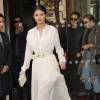 Selena Gomez quitte l'hôtel Royal Monceau à Paris. Le 26 septembre 2015