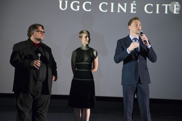Exclusif - Guillermo del Toro, Tom Hiddleston et Mia Wasikowska - Avant-première du film "Crimson Peak" au cinéma UGC Bercy à Paris, le 28 septembre 2015.