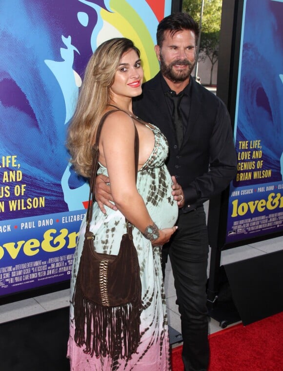 Lorenzo Lamas et sa femme Shawna Craig enceinte à la première de "Love & Mercy" au théâtre " Samuel Goldwyn" à Beverly Hills, le 2 juin 2015