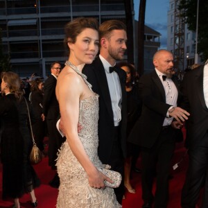 Jessica Biel et Justin Timberlake - Descente des marches du film "Inside Llewyn Davis" lors du 66eme festival du film de Cannes, le 19 mai 2013.