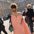 La chanteuse Rihanna arrive en famille au défilé de mode "Christian Dior", collection prêt-à-porter printemps-été 2016, à la Cour Carrée du Louvre à Paris. Le 2 Octobre 2015