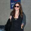 Jessica Biel arrive à l'aéroport de Los Angeles, le 29 septembre 2015.