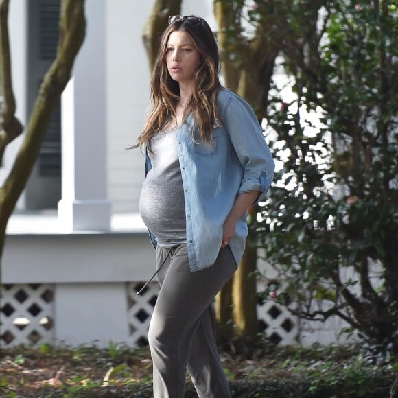 Exclusif - Jessica Biel enceinte - Tournage du film "The Devil And The Deep Blue Sea" à la Nouvelle-Orléans, les 22 et 23 février 2015.