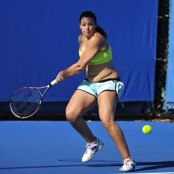 Marion Bartoli à l'entraînement en janvier 2015 à Melbourne avant le tournoi des légendes.