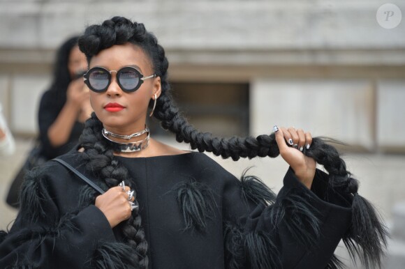 Janelle Monáe - People à la sortie du défilé de mode "Stella McCartney", collection prêt-à-porter printemps-été 2016, à Paris. Le 5 octobre 2015