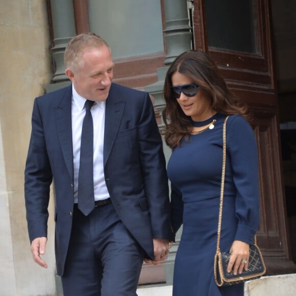 François-Henri Pinault et sa femme Salma Hayek - People à la sortie du défilé de mode "Stella McCartney", collection prêt-à-porter printemps-été 2016, à Paris. Le 5 octobre 2015