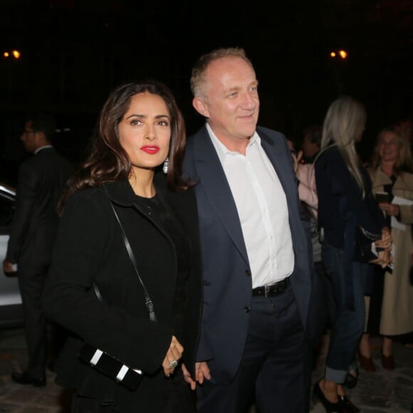 Salma Hayek et son mari François-Henri Pinault - People au défilé prêt-à-porter "Alexander McQueen" collection printemps-été 2016 au lycée Carnot à Paris le 04 octobre 2015