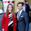 Le prince Carl Philip et la princesse Sofia de Suède, en visite dans la province de Dalarna dont est originaire la princesse, se sont notamment attardés le 5 octobre 2015 auprès d'enfants de réfugiés au foyer Welcome Sopranen de Borlänge.