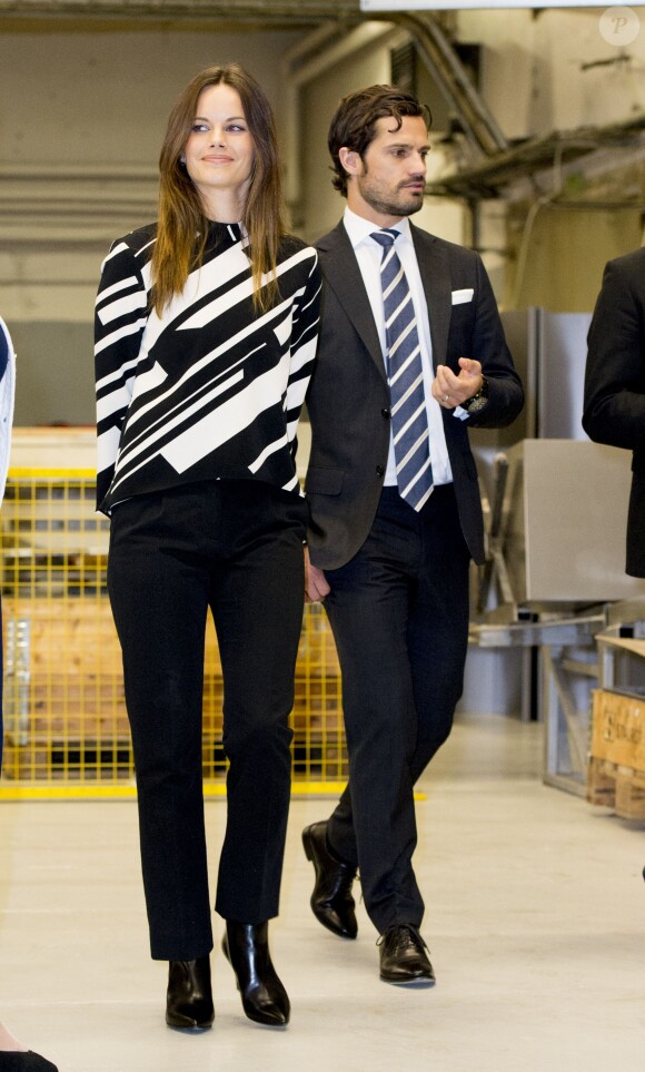 Le prince Carl Philip et la princesse Sofia de Suède ont visité la boulangerie Skevdi à Borlänge. Le 5 octobre 2015  Prince Carl_Philip and Princess_Sofia visit the Skevdi Bröd bakery in Säter, Sweden, Oct. 5th, 2015.05/10/2015 - Borlänge