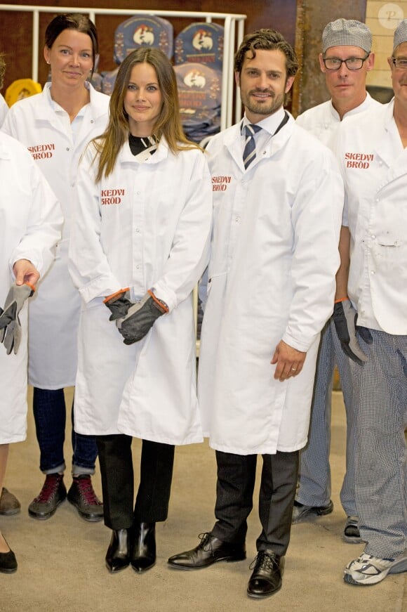 Le prince Carl Philip et la princesse Sofia de Suède ont visité la boulangerie Skevdi à Borlänge. Le 5 octobre 2015  Prince Carl_Philip and Princess_Sofia visit the Skedvi bakery in Borlaenge, Sweden, Oct. 05th, 2015.05/10/2015 - Borlänge