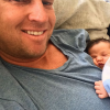 Taj Burrow et sa fille Arabella Rose - Photo publiée le 9 octobre 2015