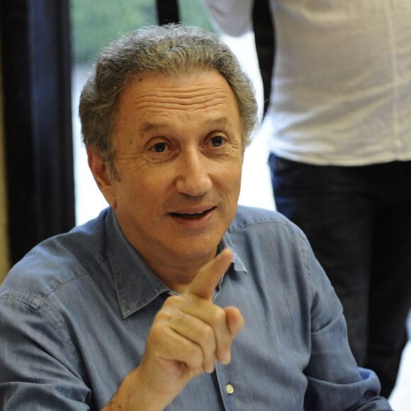 Michel Drucker - Première édition du festival littéraire "Plumes de Stars" à Aix en Provence. Le 13 juin 2015.