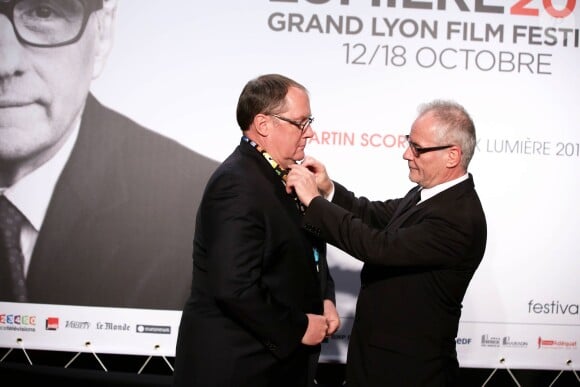 John Lasseter et Thierry Frémaux - Soirée d'ouverture de la 7e édition du Festival Lumière 2015 à la Halle Tony-Garnier à Lyon le 12 octobre 2015.
