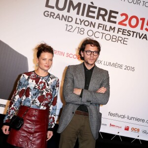 Le chanteur Raphael (Raphaël Haroche) et sa compagne Mélanie Thierry - Soirée d'ouverture de la 7e édition du Festival Lumière 2015 à la Halle Tony-Garnier à Lyon le 12 octobre 2015.