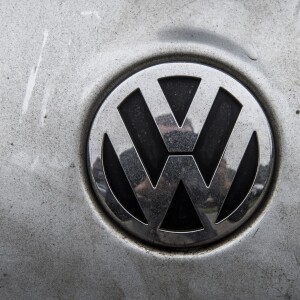 A Volkswagen logotype à Arnhem, le 23 septembre 2015.