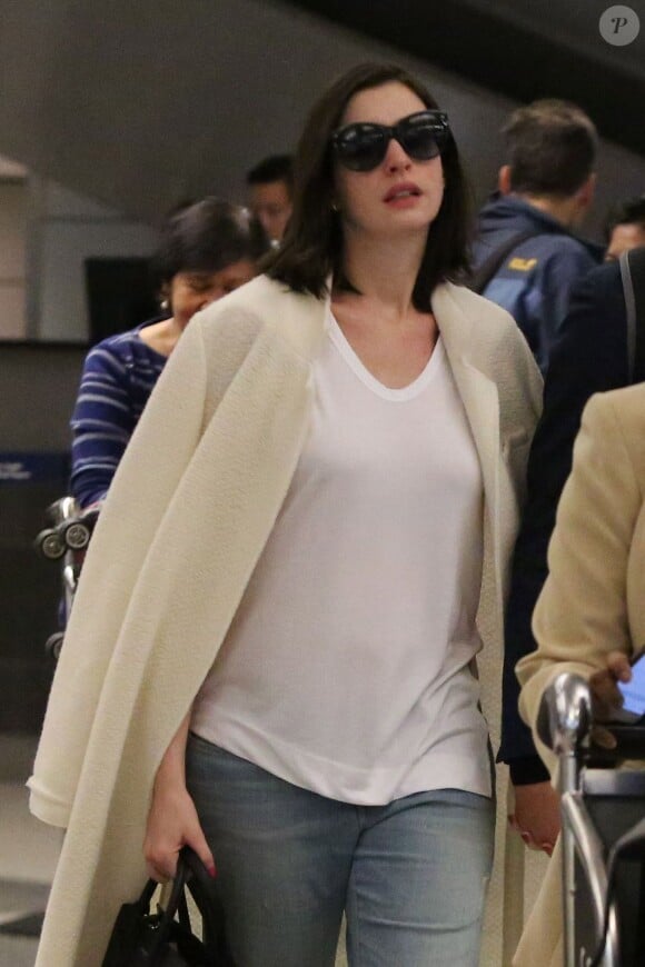 Anne Hathaway au LAX Airport le 30 septembre 2015.