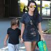 Kourtney Kardashian et son fils Mason quittent un cabinet médicale à Woodland Hills Los Angeles, le 26 Septembre 2015