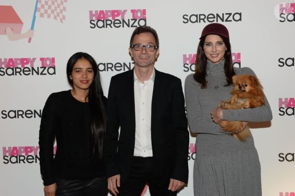 Hafsia Herzi, Stéphane Treppoz (PDG de Sarenza), Frédérique Bel et son chien Joca - Soirée "Happy 10! Sarenza" pour les 10 ans de Sarenza au Ground Control à Paris, le 15 octobre 2015.