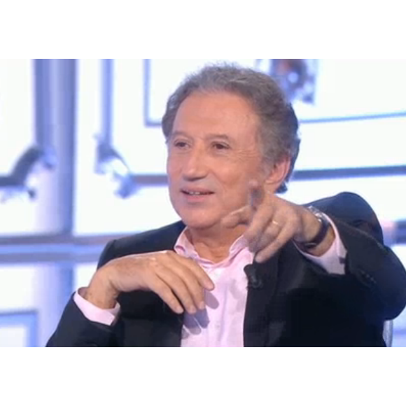 Michel Drucker, dans Salut les Terriens sur Canal+ le samedi 17 octobre 2015.