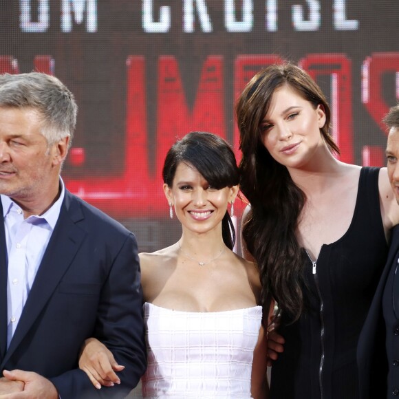 Alec Baldwin, Hilaria Thomas, Ireland Baldwin et Jeremy Renner - Première du film "Mission Impossible - Rogue Nation" à New-York le 27 juillet 2015.