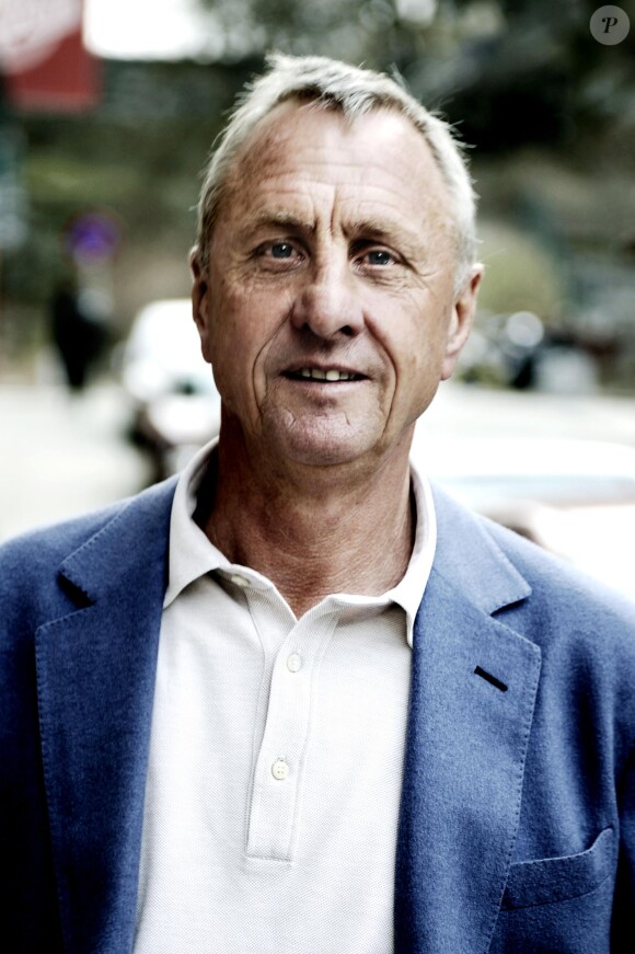 Joohan Cruyff à Stockholm en 2010 pour la promotion de son institut d'aide à la reconversion pour les sportifs de haut niveau. Fumeur repenti, son entourage a révélé le 22 octobre 2015 qu'il souffre d'un cancer des poumons.