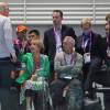 Johan Cruyff assis à la gauche de la princesse Margriet des Pays-Bas et son époux le 30 août 2012 lors des Jeux paralympiques de Londres.