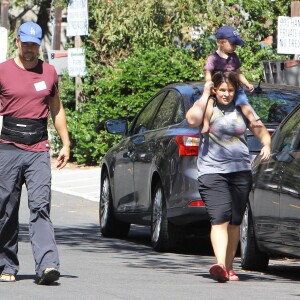 Josh Duhamel est allé avec son fils Axl et sa nounou dans un parc à Brentwood. Le 8 octobre 2015