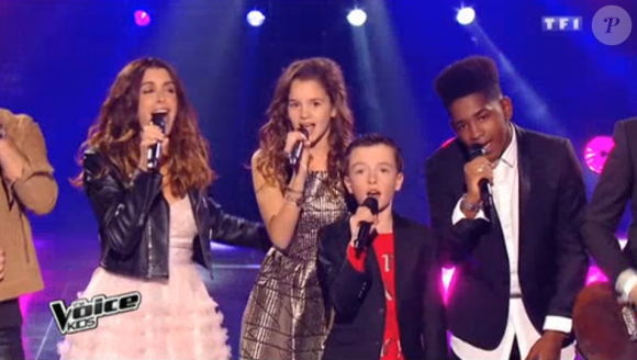 Jenifer, sublime avec sa tenue Saint Laurent Paris pour L'Espionne - The Voice Kids saison 2, la finale. Vendredi 23 octobre, sur TF1.