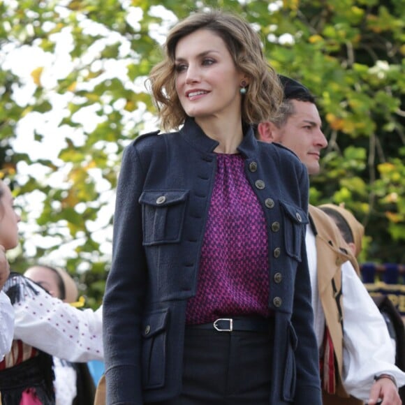 La reine Letizia et le roi Felipe VI d'Espagne visitaient le 24 octobre 2015 Colombres, élu Village modèle de la principauté des Asturies 2015.