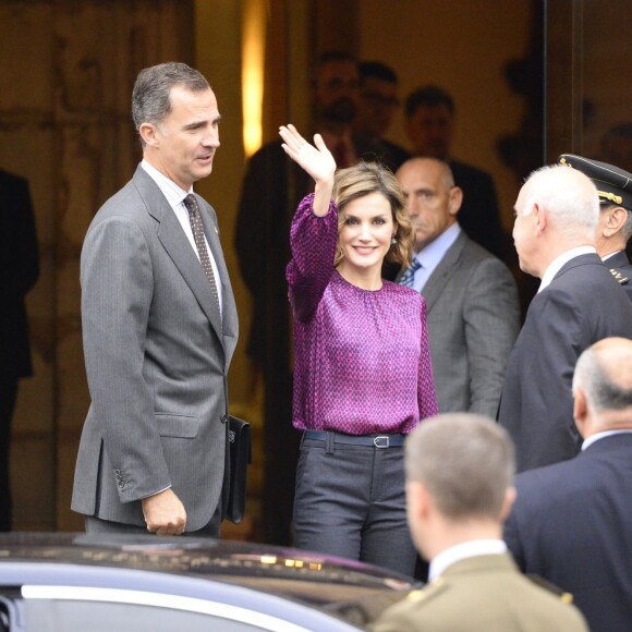 La reine Letizia et le roi Felipe VI d'Espagne visitaient le 24 octobre 2015 Colombres, élu Village modèle de la principauté des Asturies 2015.