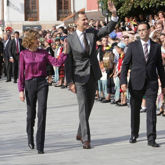 La reine Letizia et le roi Felipe VI d'Espagne visitaient le 24 octobre 2015 Colombres, élu Village modèle de la principauté des Asturies 2015.