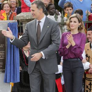 La reine Letizia et le roi Felipe VI d'Espagne visitaient le 24 octobre 2015 Colombres, élu Village modèle de la principauté des Asturies 2015.