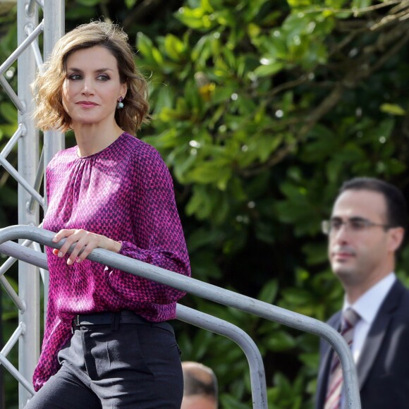 La reine Letizia et le roi Felipe VI d'Espagne visitaient le 24 octobre 2015 Colombres, élu Village modèle de la principauté des Asturies 2015.