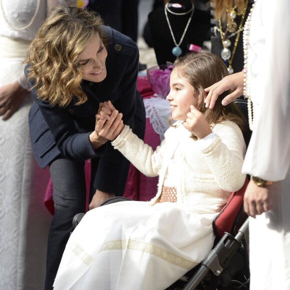 La reine Letizia et le roi Felipe VI d'Espagne visitaient le 24 octobre 2015 Colombres, élu Village modèle de la principauté des Asturies 2015.