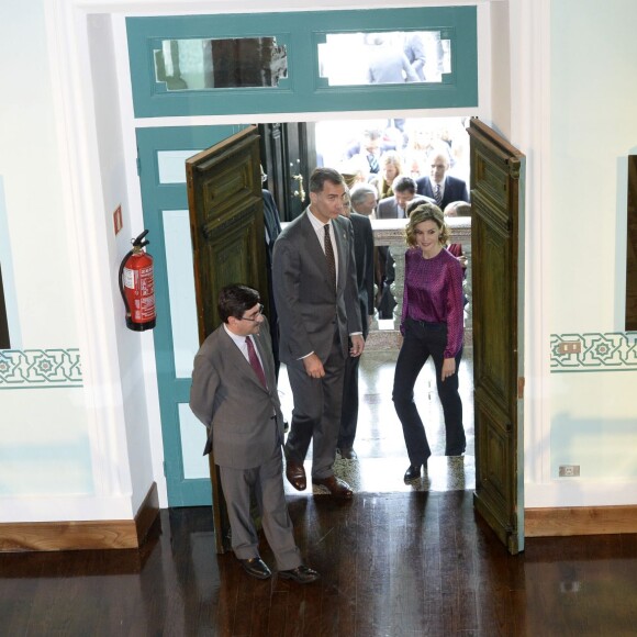 La reine Letizia et le roi Felipe VI d'Espagne visitaient le 24 octobre 2015 Colombres, élu Village modèle de la principauté des Asturies 2015.